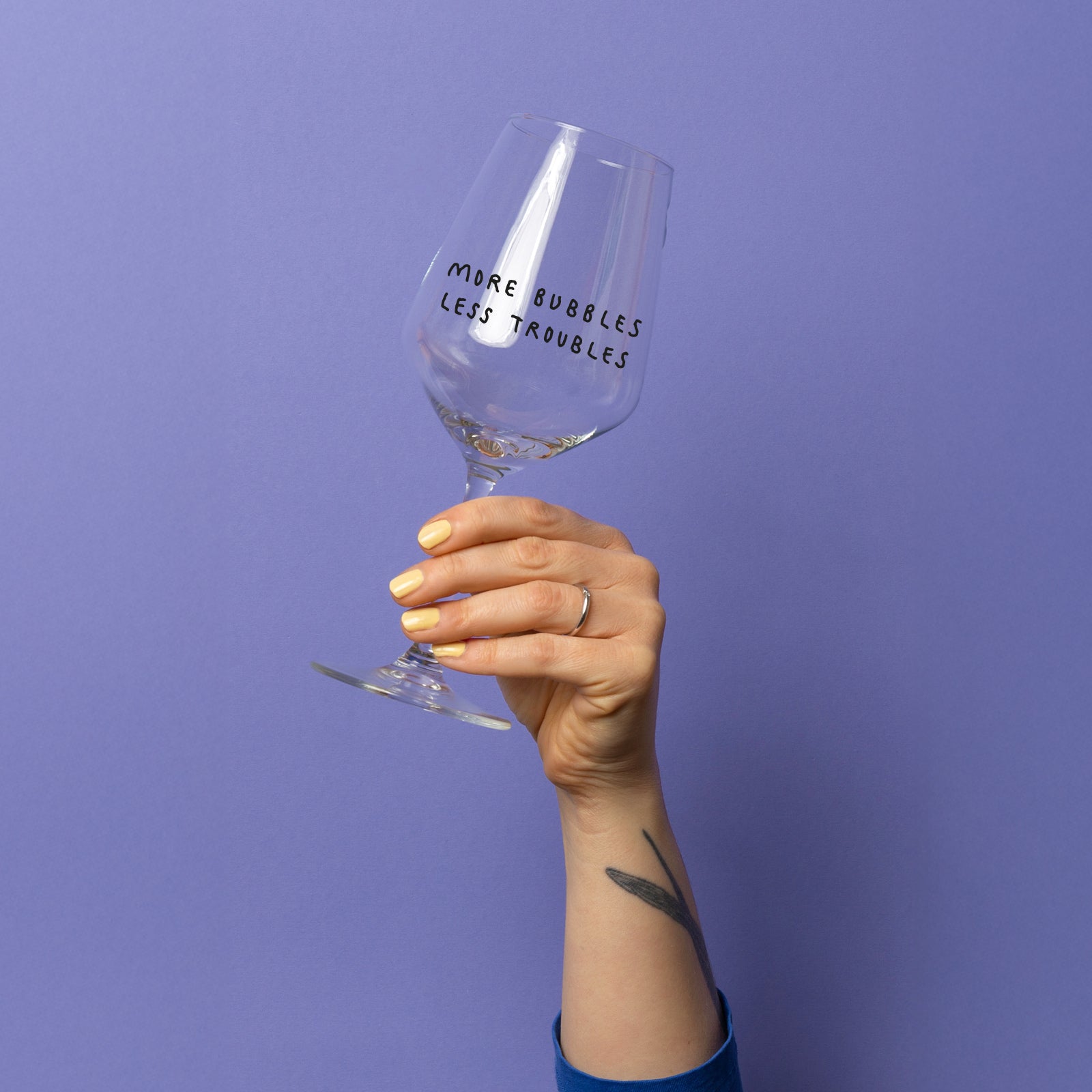 "More Bubbles Less Troubles" Weinglas