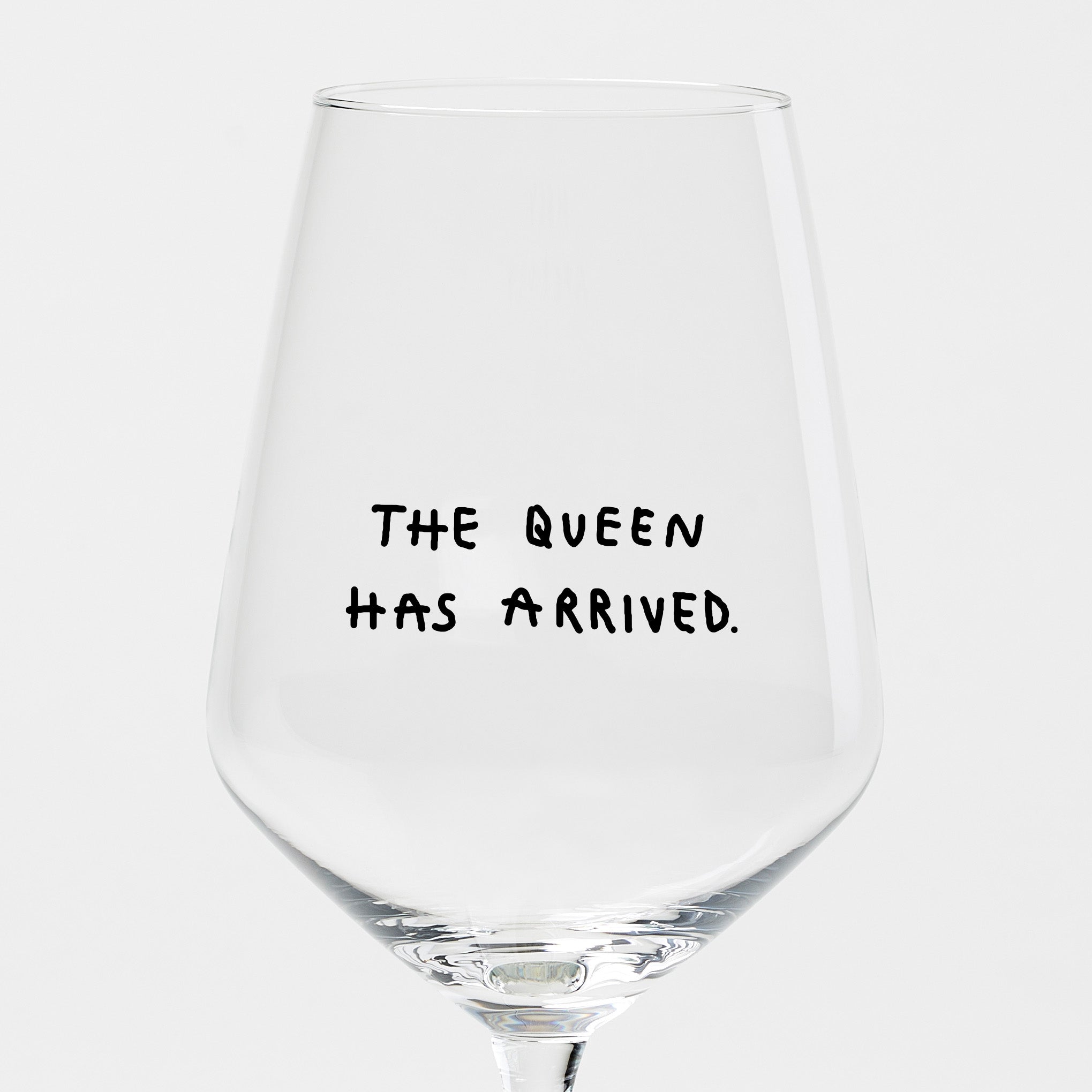 "The Queen Has Arrived" Weinglas by Johanna Schwarzer × selekkt